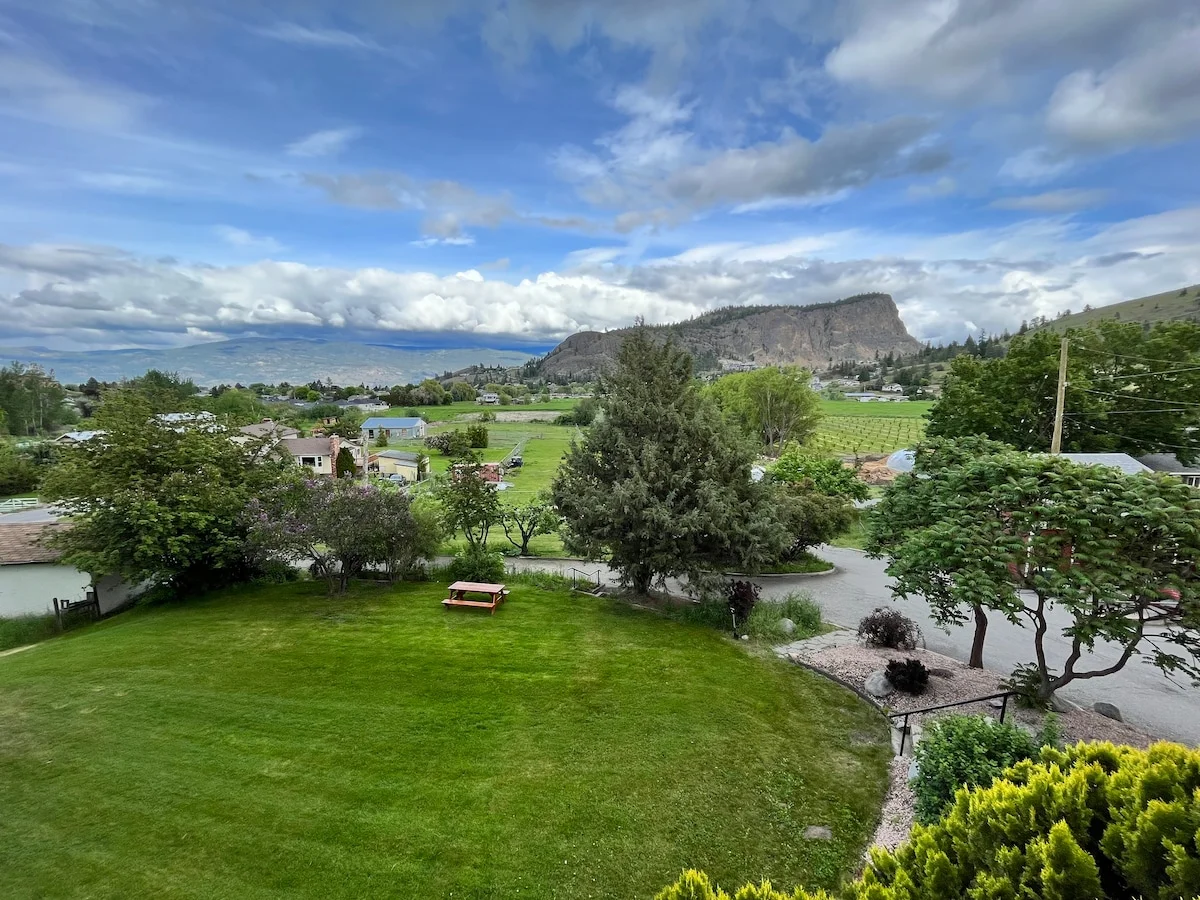 Sunlit Summerland Suite with Mountain Views